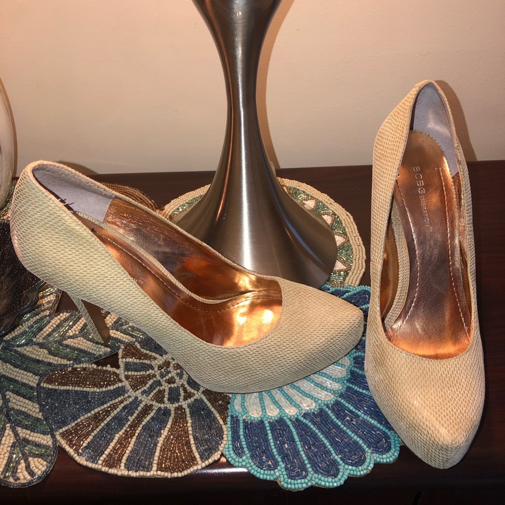 Like New BCBG Pumps